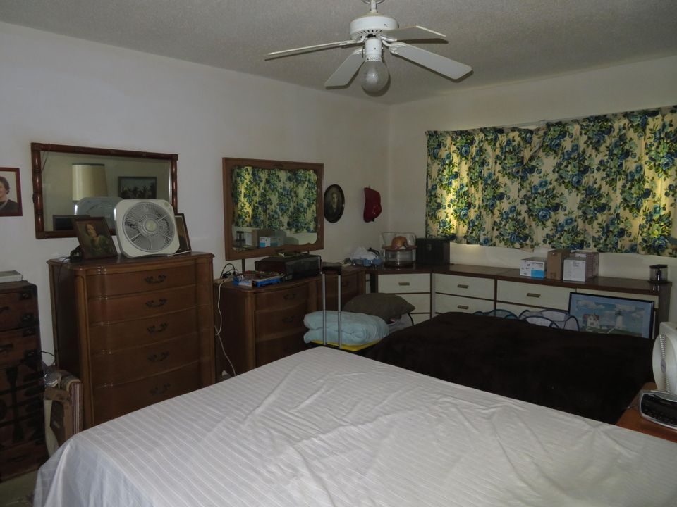 Active With Contract: $72,000 (1 beds, 1 baths, 790 Square Feet)