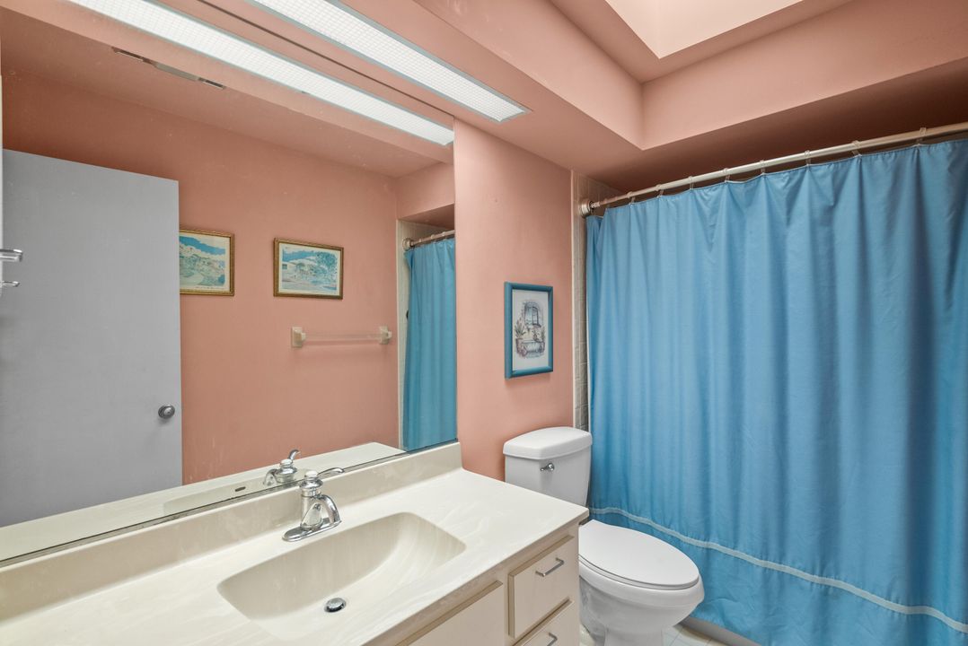Под контрактом: $430,000 (3 спален, 2 ванн, 1952 Квадратных фут)