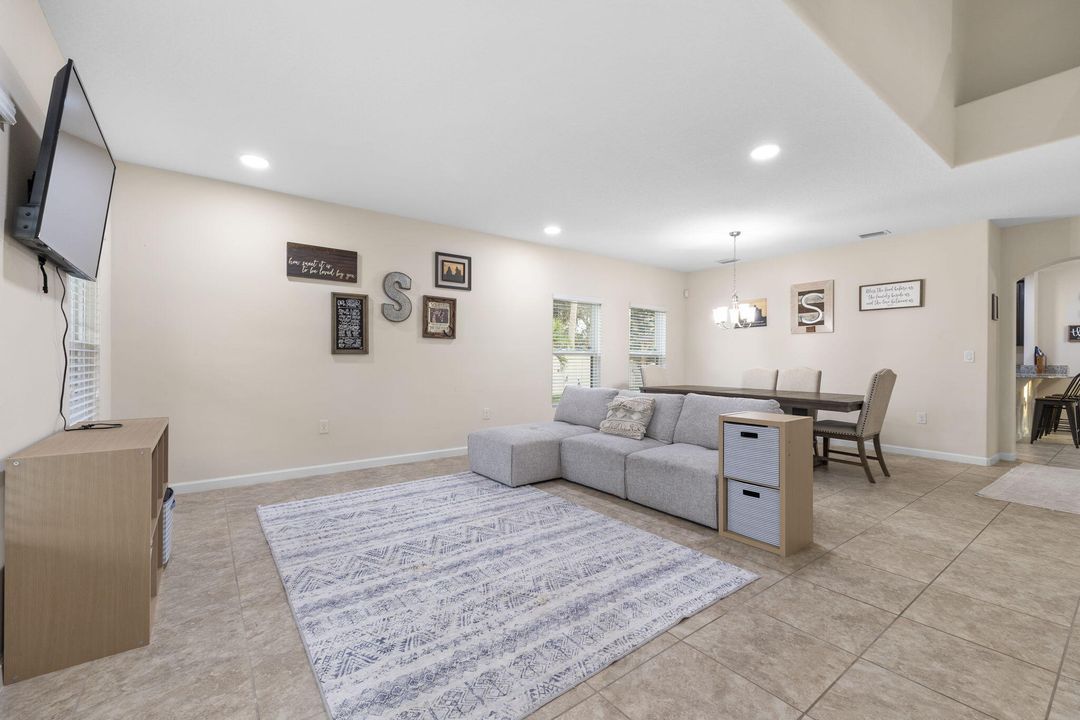Active With Contract: $649,900 (4 beds, 2 baths, 2813 Square Feet)