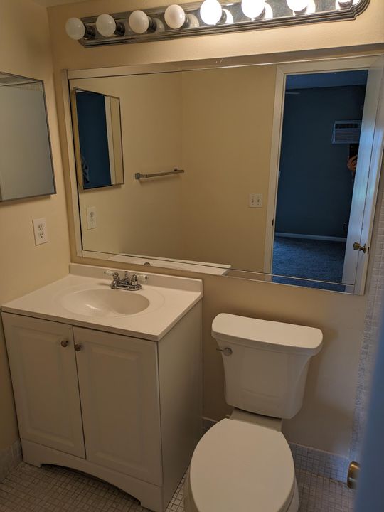 For Sale: $109,500 (1 beds, 1 baths, 715 Square Feet)