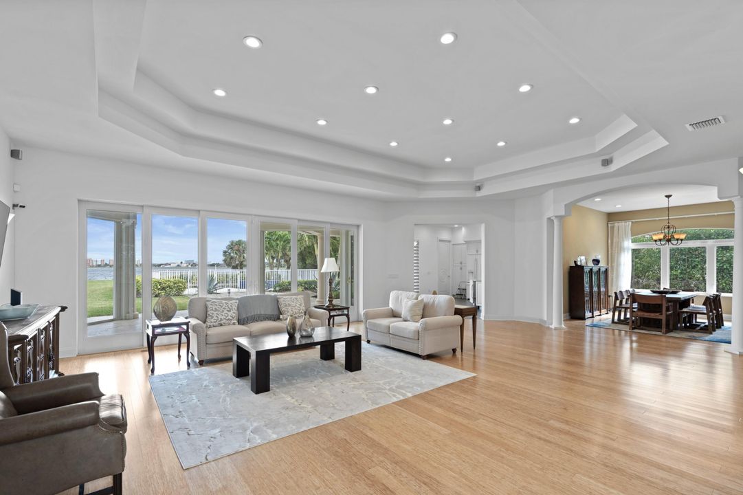 Active With Contract: $2,595,000 (4 beds, 4 baths, 3426 Square Feet)