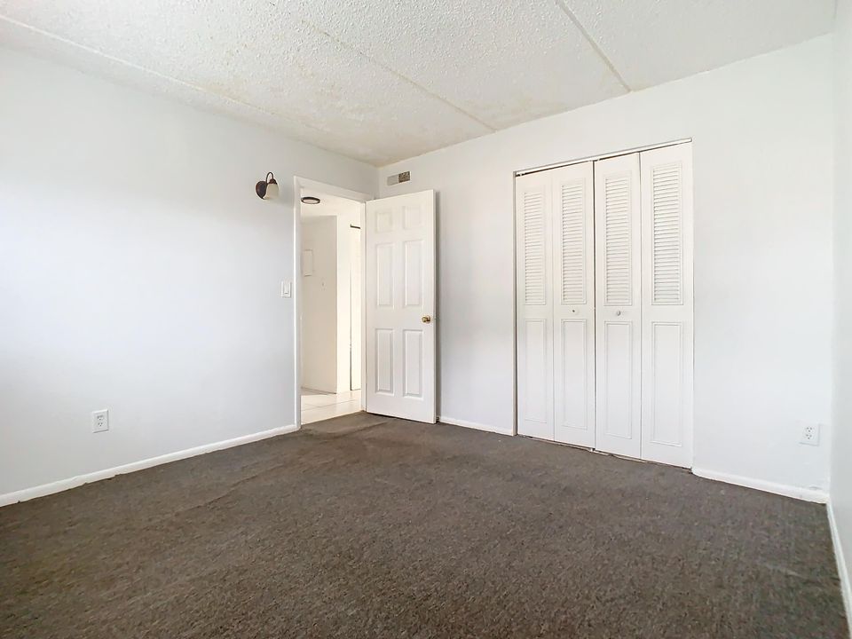 For Rent: $1,350 (2 beds, 1 baths, 784 Square Feet)