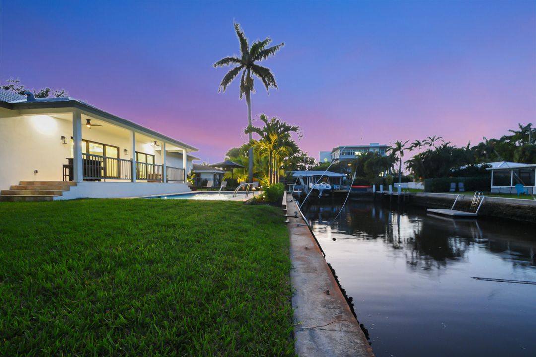 Active With Contract: $1,949,999 (3 beds, 2 baths, 1738 Square Feet)