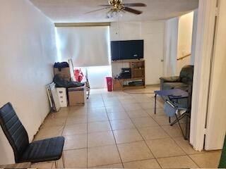 Active With Contract: $212,990 (3 beds, 1 baths, 970 Square Feet)