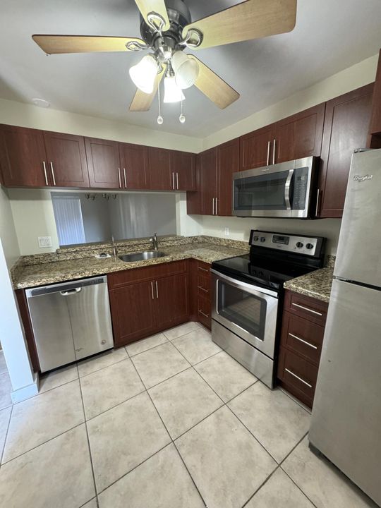 Recently Sold: $196,650 (2 beds, 2 baths, 857 Square Feet)