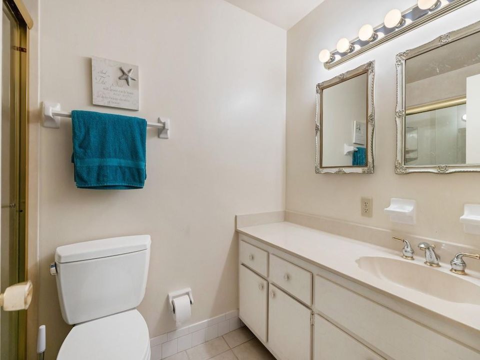 Active With Contract: $140,000 (2 beds, 2 baths, 1400 Square Feet)