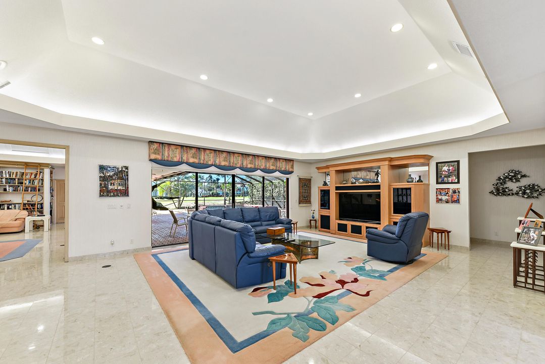 Active With Contract: $2,000,000 (4 beds, 4 baths, 3924 Square Feet)