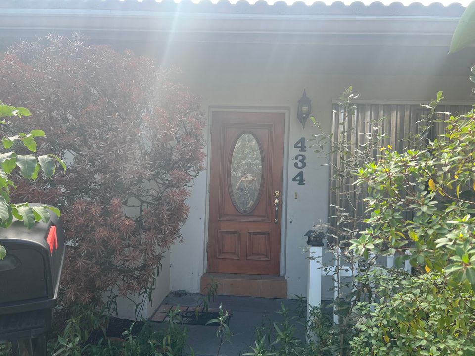 Recently Sold: $1,950,000 (3 beds, 2 baths, 1554 Square Feet)