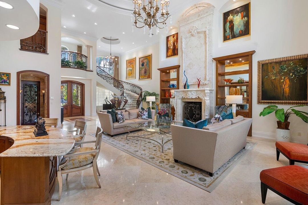 For Sale: $4,895,000 (5 beds, 6 baths, 7728 Square Feet)