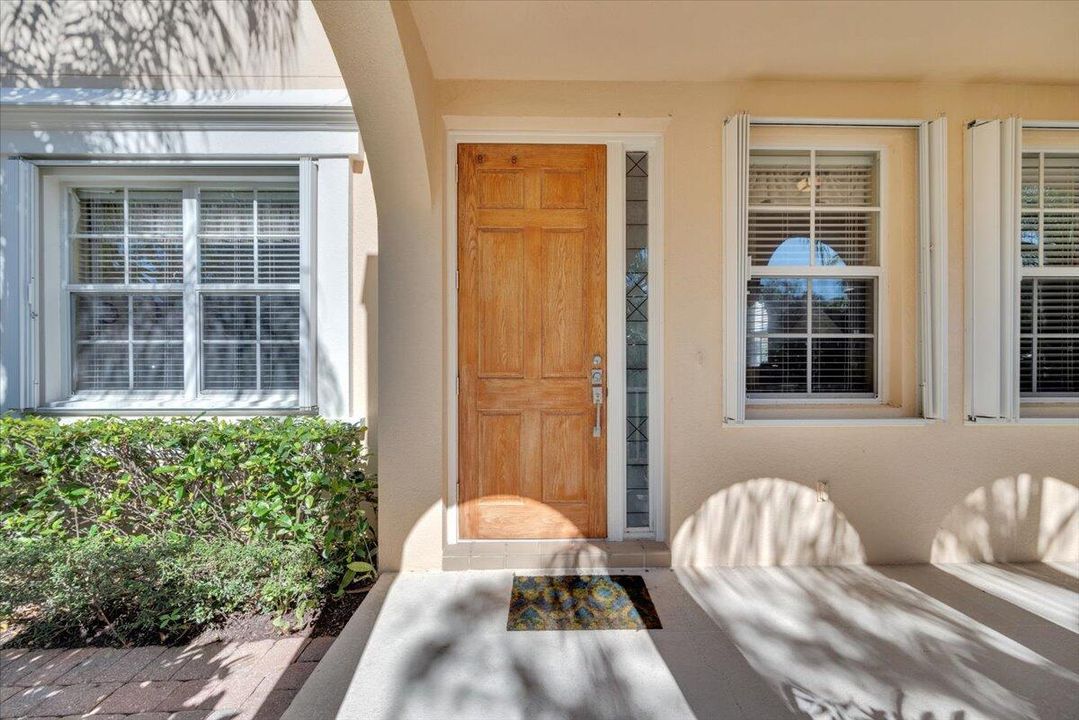 Active With Contract: $825,000 (5 beds, 3 baths, 2992 Square Feet)