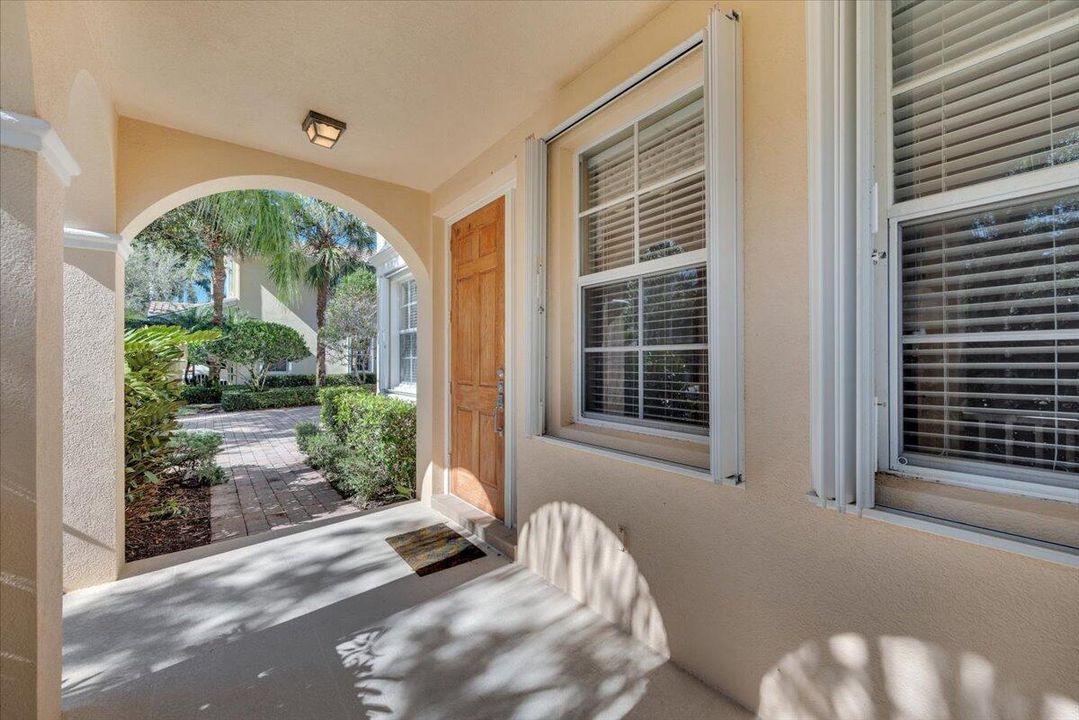 Active With Contract: $825,000 (5 beds, 3 baths, 2992 Square Feet)