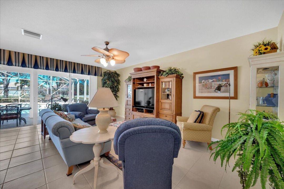 Active With Contract: $825,000 (5 beds, 3 baths, 2992 Square Feet)