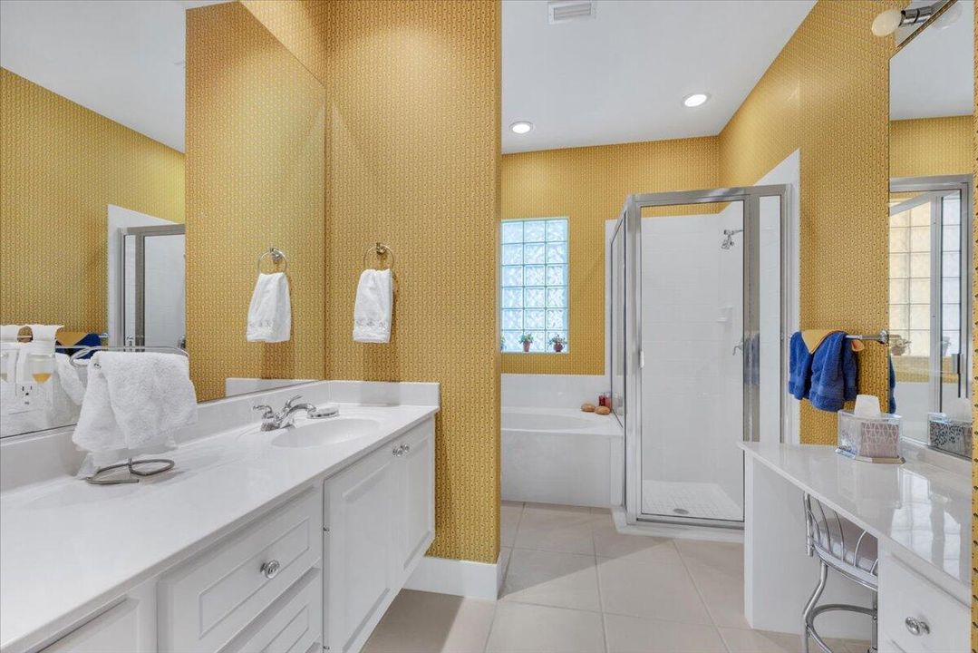 Active With Contract: $825,000 (5 beds, 3 baths, 2992 Square Feet)