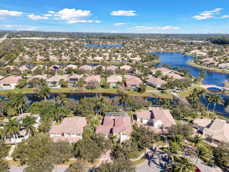 Active With Contract: $825,000 (5 beds, 3 baths, 2992 Square Feet)