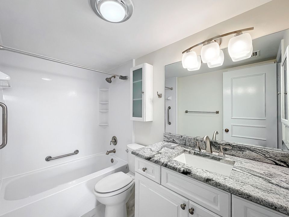 Active With Contract: $399,000 (2 beds, 2 baths, 1520 Square Feet)