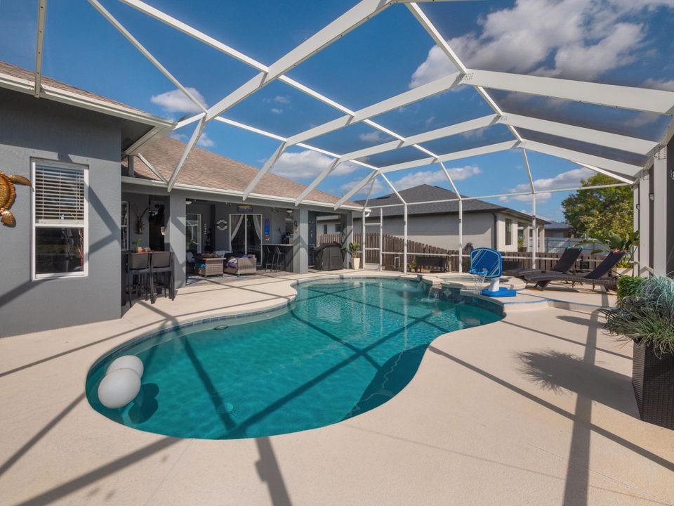 Active With Contract: $3,700 (4 beds, 3 baths, 2418 Square Feet)