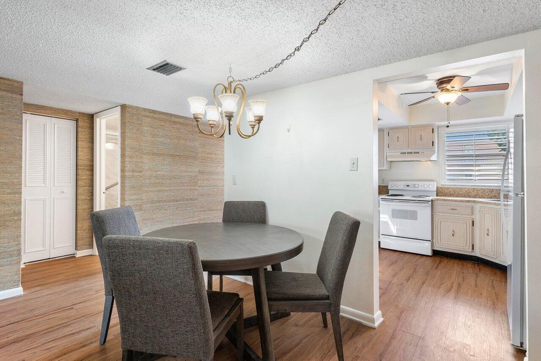 For Sale: $194,500 (1 beds, 1 baths, 816 Square Feet)