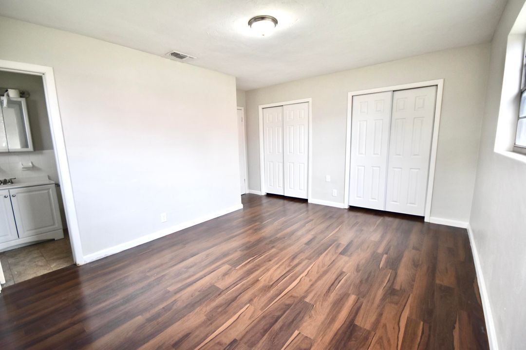 For Sale: $300,000 (4 beds, 2 baths, 1749 Square Feet)