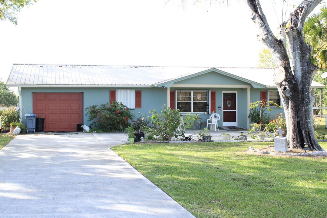 For Sale: $550,000 (3 beds, 2 baths, 1328 Square Feet)