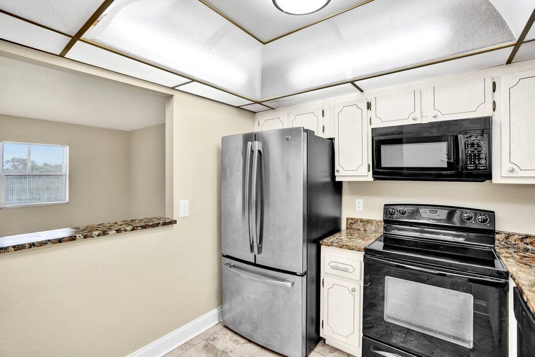 Active With Contract: $92,900 (1 beds, 1 baths, 720 Square Feet)