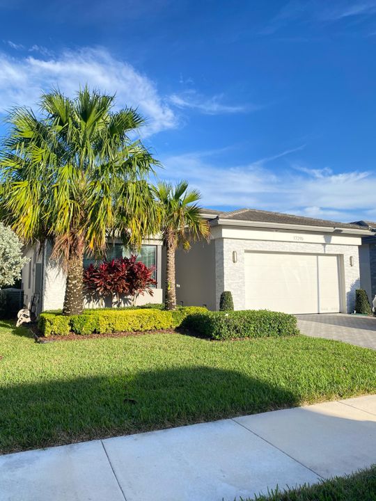 Active With Contract: $9,000 (3 beds, 4 baths, 2318 Square Feet)