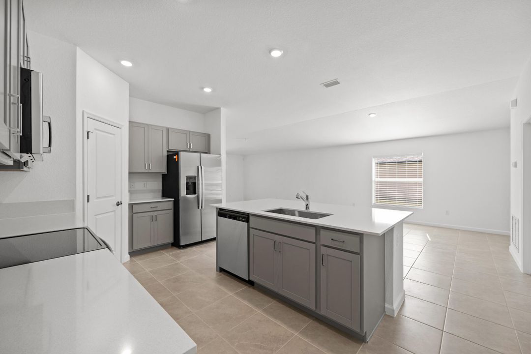 Active With Contract: $2,500 (4 beds, 2 baths, 1817 Square Feet)