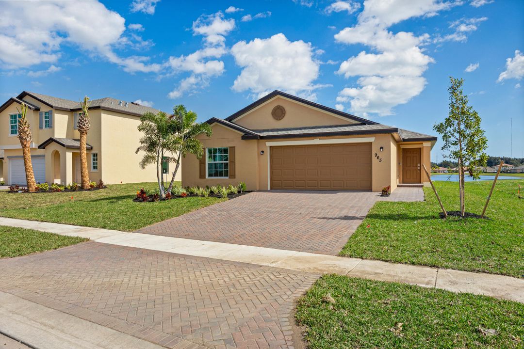 Active With Contract: $2,500 (4 beds, 2 baths, 1817 Square Feet)