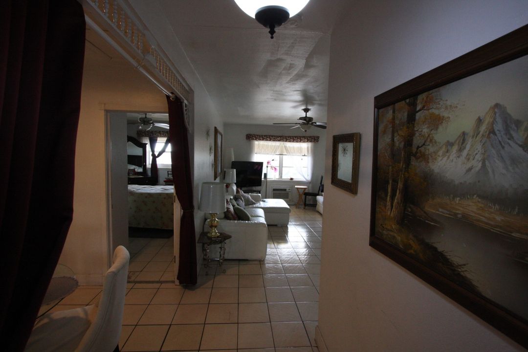 Active With Contract: $135,000 (1 beds, 1 baths, 640 Square Feet)
