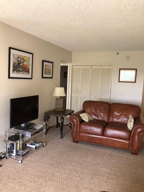 Active With Contract: $4,250 (2 beds, 2 baths, 1255 Square Feet)