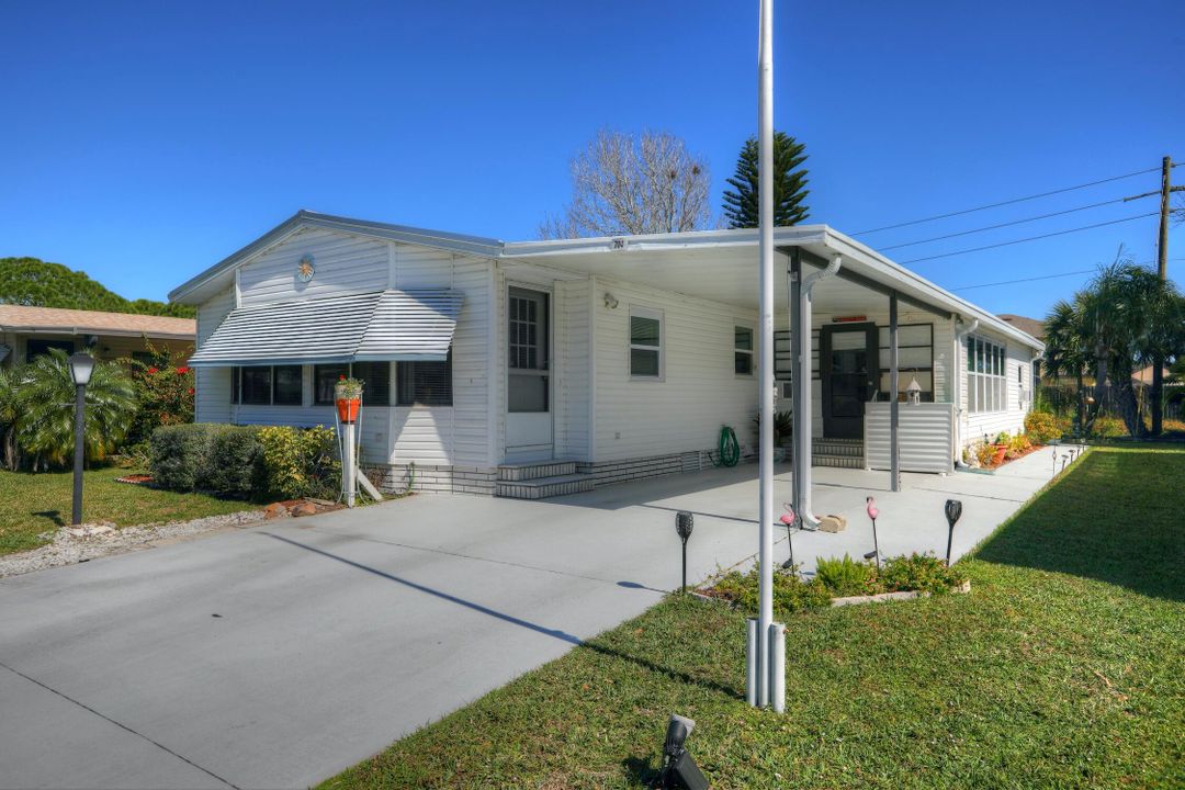 Recently Sold: $219,000 (2 beds, 2 baths, 1304 Square Feet)