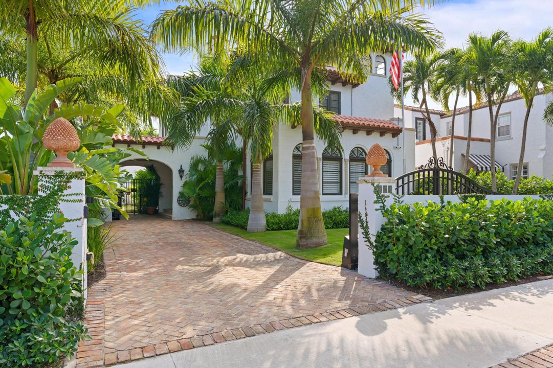 For Sale: $5,800,000 (4 beds, 4 baths, 3650 Square Feet)