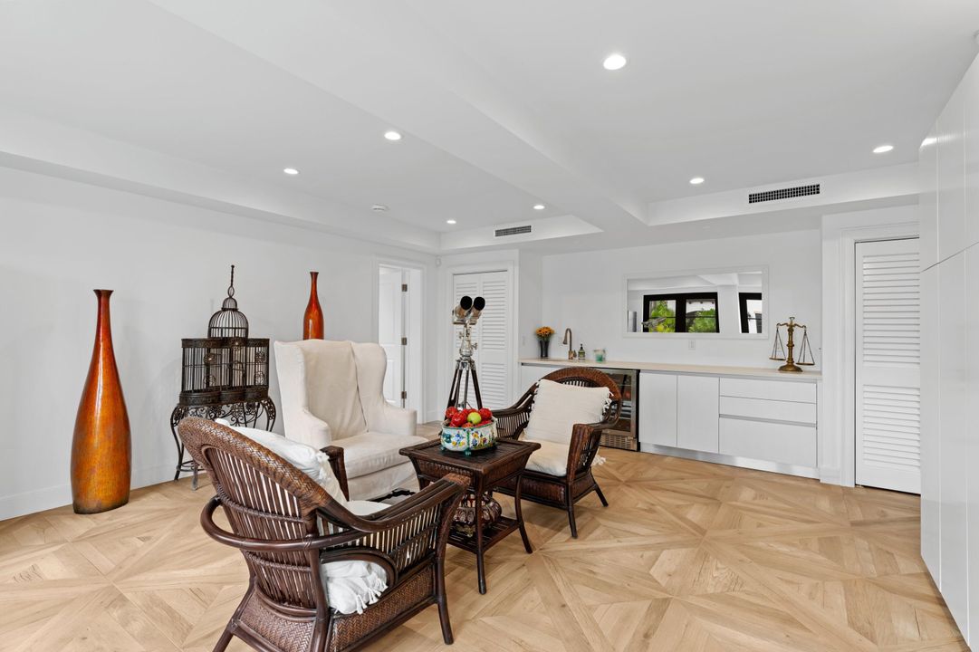 For Sale: $5,800,000 (4 beds, 4 baths, 3650 Square Feet)