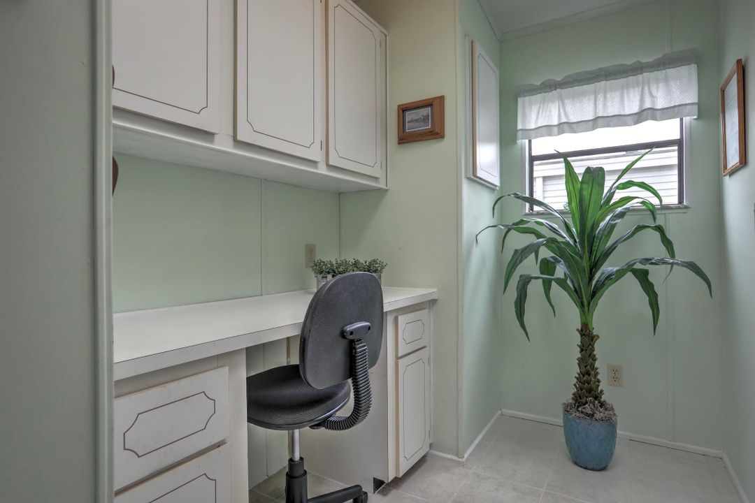 For Sale: $214,000 (2 beds, 2 baths, 1361 Square Feet)