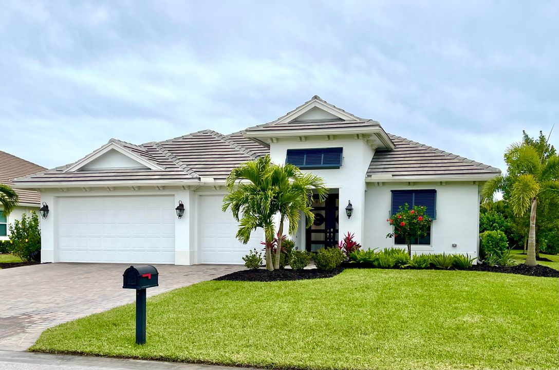 Recently Sold: $980,000 (3 beds, 3 baths, 2665 Square Feet)