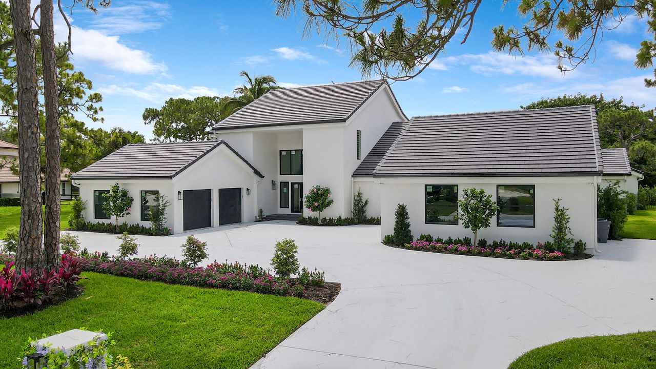 Active With Contract: $3,295,000 (5 beds, 4 baths, 5642 Square Feet)