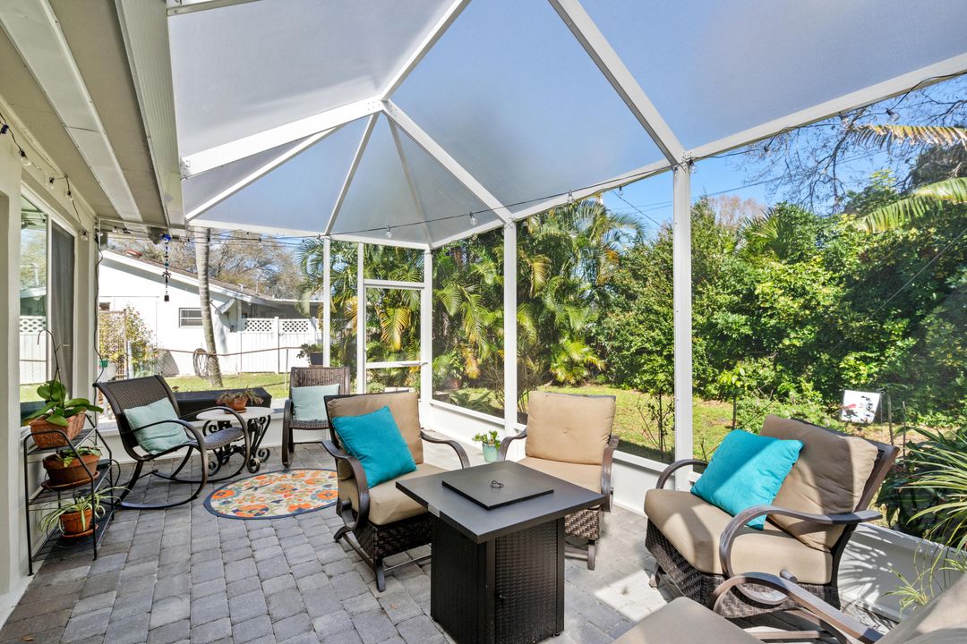 Active With Contract: $399,900 (2 beds, 2 baths, 1582 Square Feet)