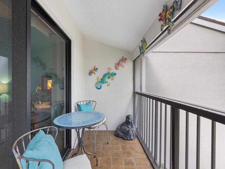 For Sale: $525,000 (3 beds, 2 baths, 1350 Square Feet)