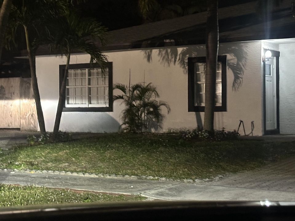 最近租的: $1,800 (1 贝兹, 1 浴室, 1508 平方英尺)