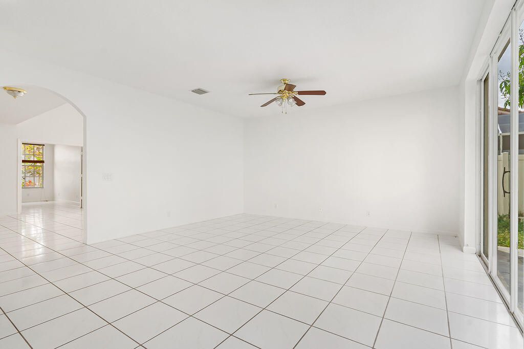 Active With Contract: $549,900 (3 beds, 2 baths, 2501 Square Feet)