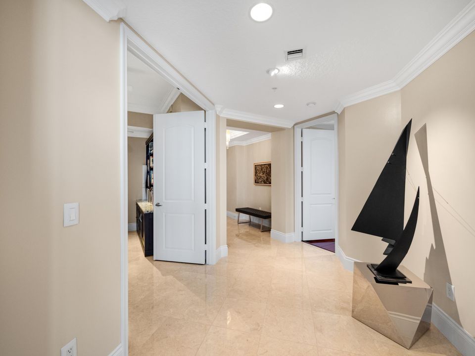 Active With Contract: $6,100,000 (3 beds, 3 baths, 3753 Square Feet)