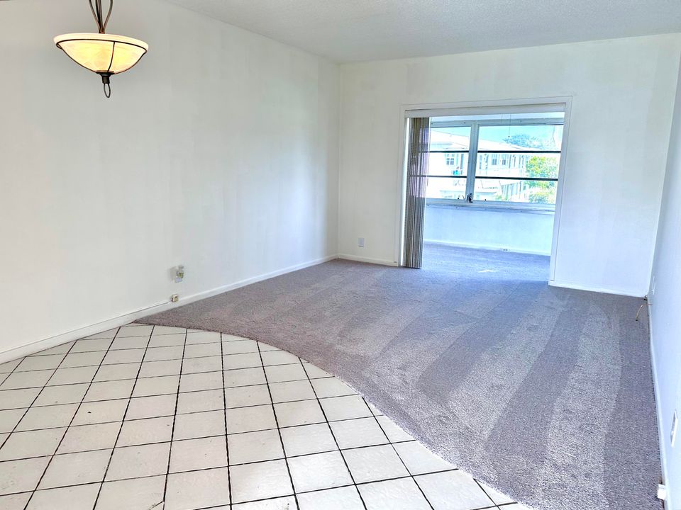 Active With Contract: $95,000 (1 beds, 1 baths, 675 Square Feet)