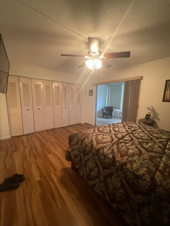 For Sale: $113,900 (1 beds, 1 baths, 790 Square Feet)