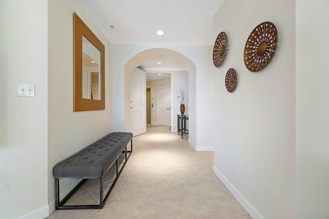Active With Contract: $7,950 (2 beds, 2 baths, 2074 Square Feet)