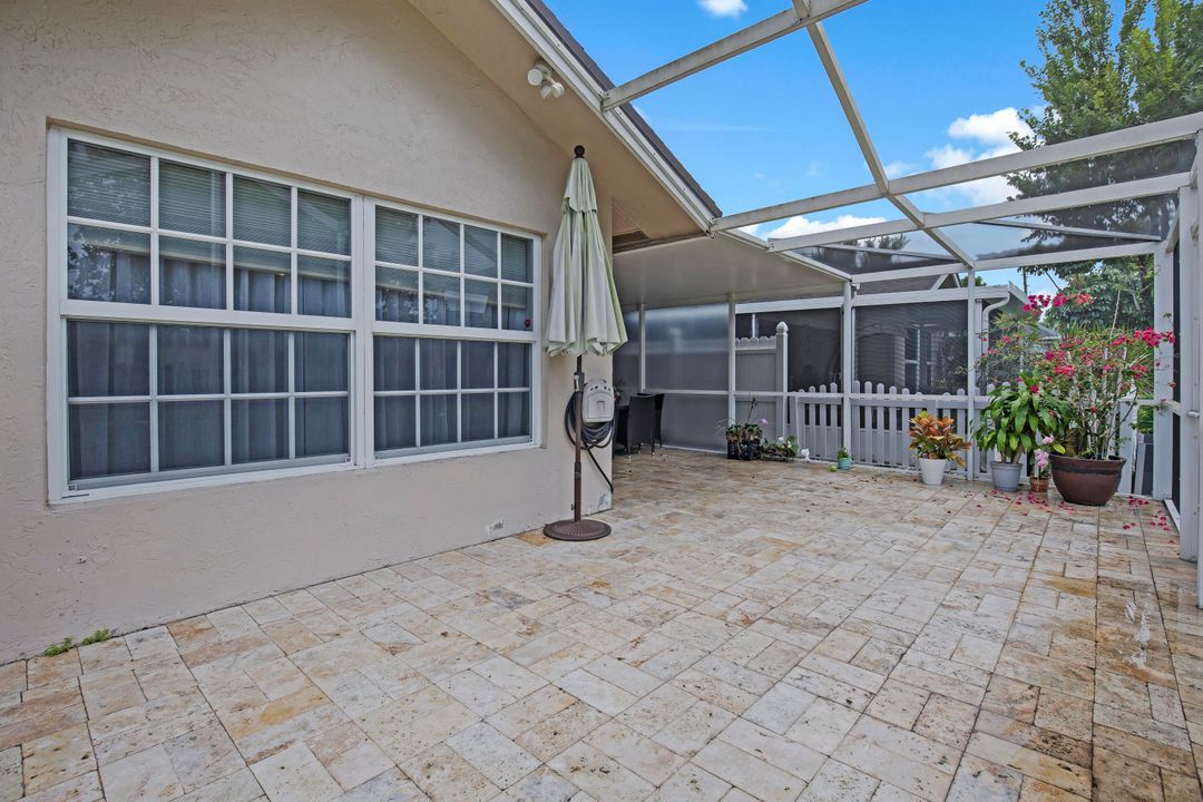 Active With Contract: $3,650 (3 beds, 2 baths, 1440 Square Feet)
