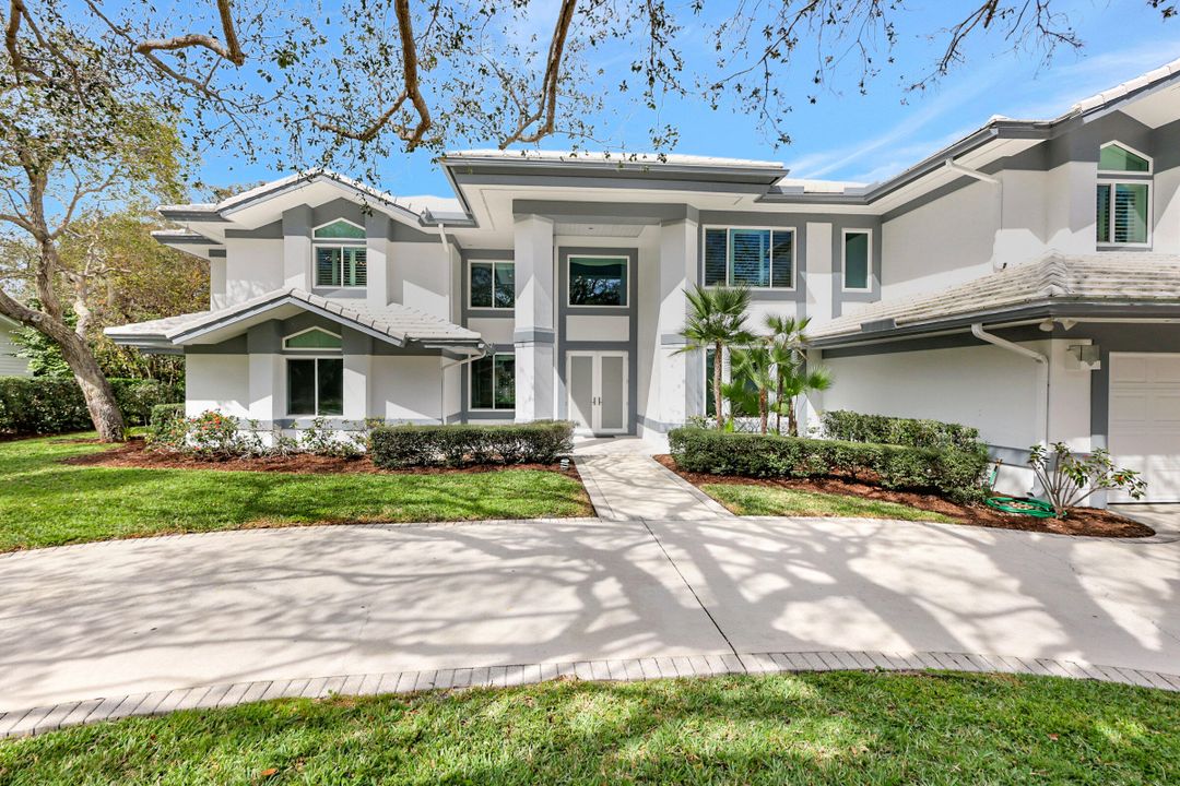For Sale: $1,599,000 (5 beds, 4 baths, 4845 Square Feet)