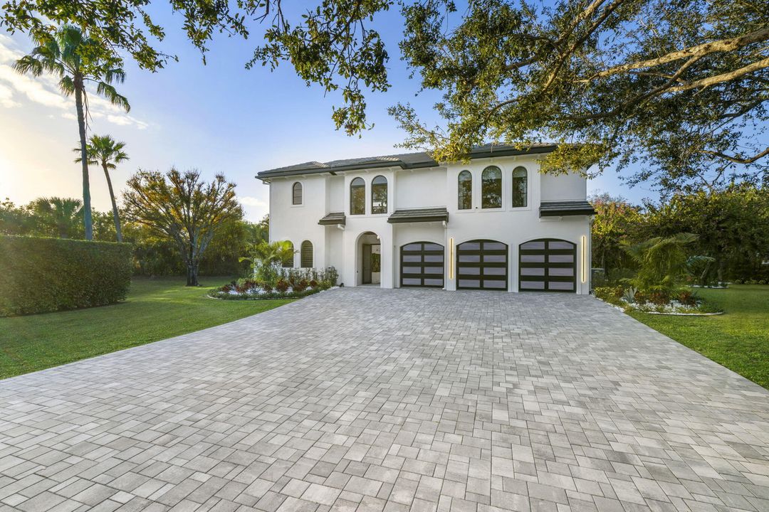 Recently Sold: $4,700,000 (4 beds, 4 baths, 4088 Square Feet)