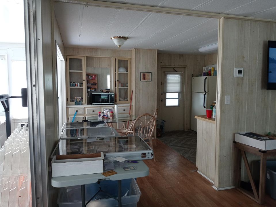 For Sale: $25,000 (2 beds, 2 baths, 1040 Square Feet)