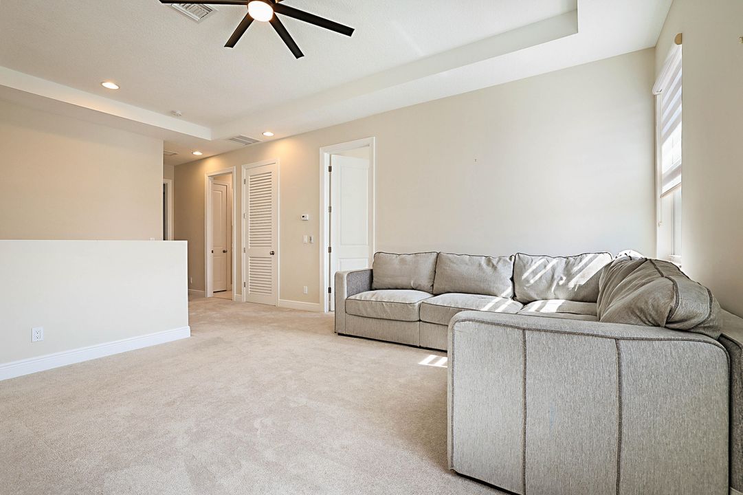 Active With Contract: $1,250,000 (3 beds, 3 baths, 2984 Square Feet)