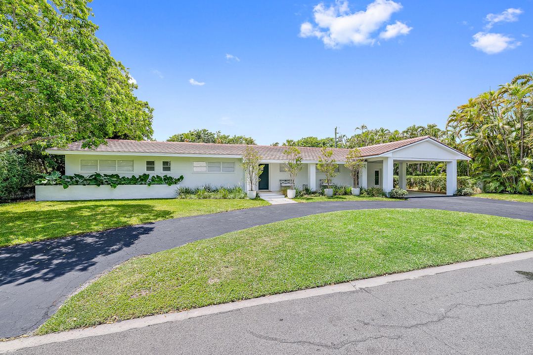 Active With Contract: $6,950,000 (3 beds, 2 baths, 1984 Square Feet)