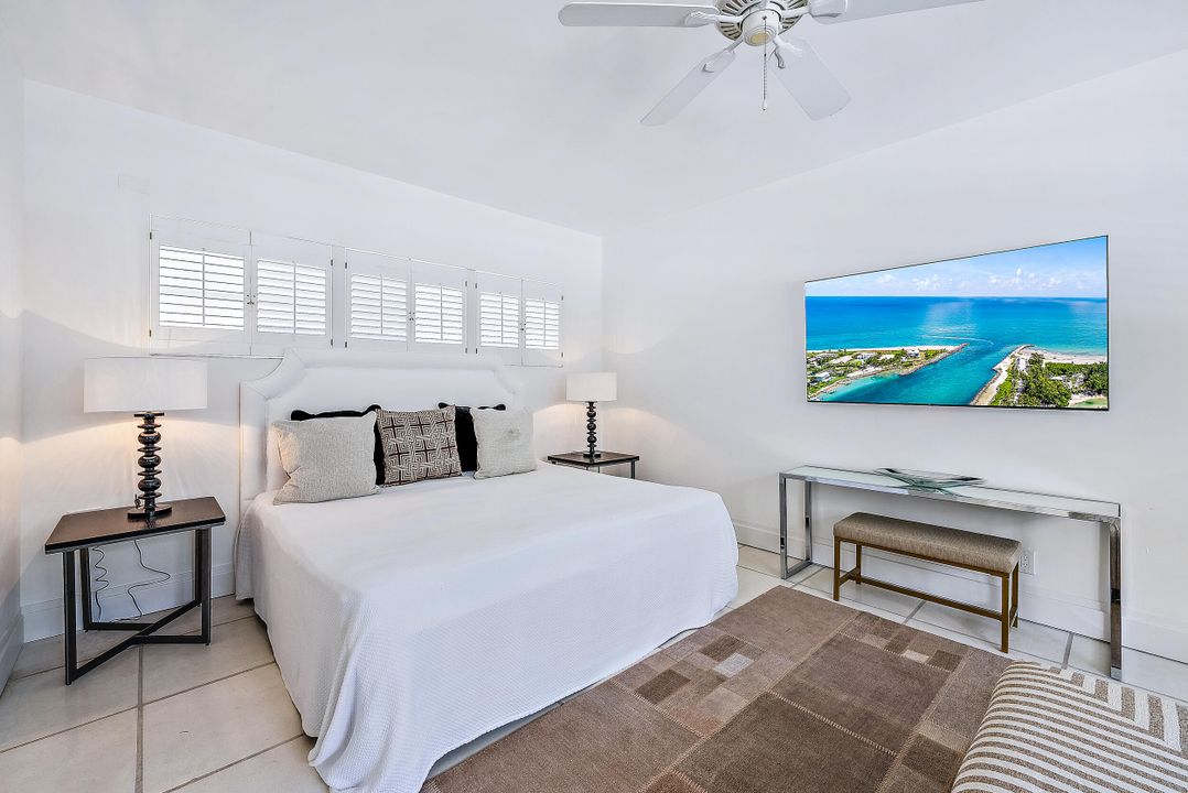 Active With Contract: $6,950,000 (3 beds, 2 baths, 1984 Square Feet)